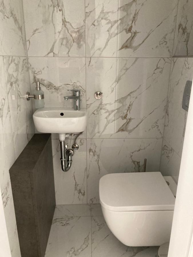 Swiss Luxury Apartment Mosonmagyaróvár Extérieur photo