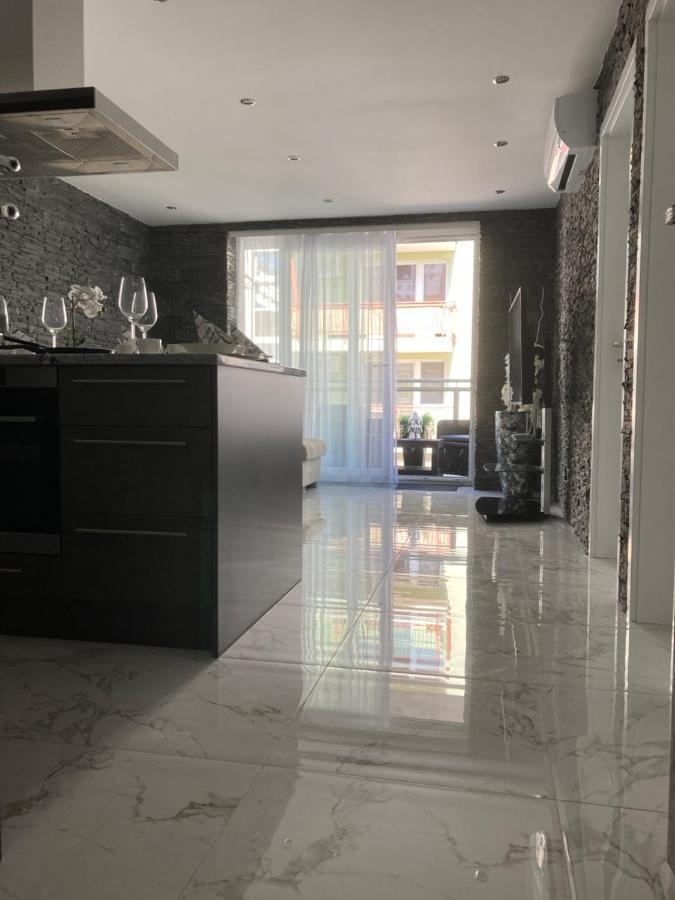 Swiss Luxury Apartment Mosonmagyaróvár Extérieur photo