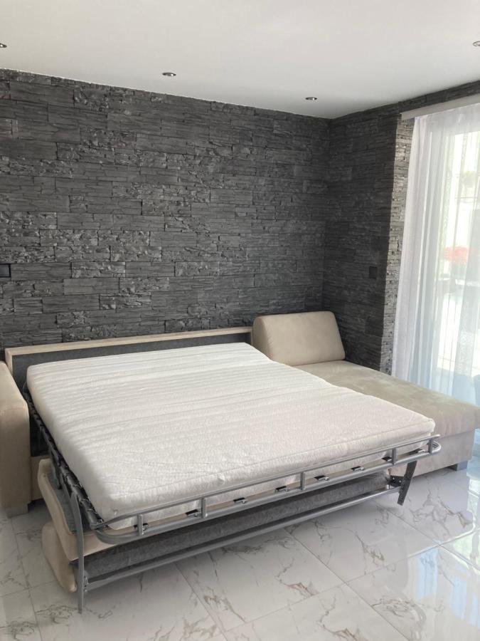 Swiss Luxury Apartment Mosonmagyaróvár Extérieur photo